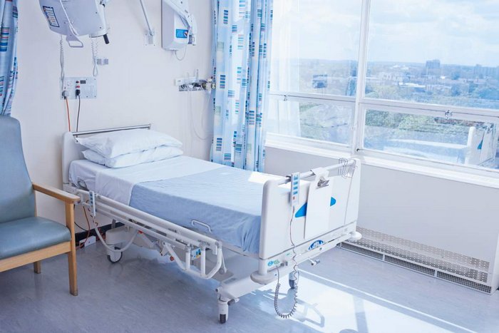 mantenimiento y limpieza de camas de hospital